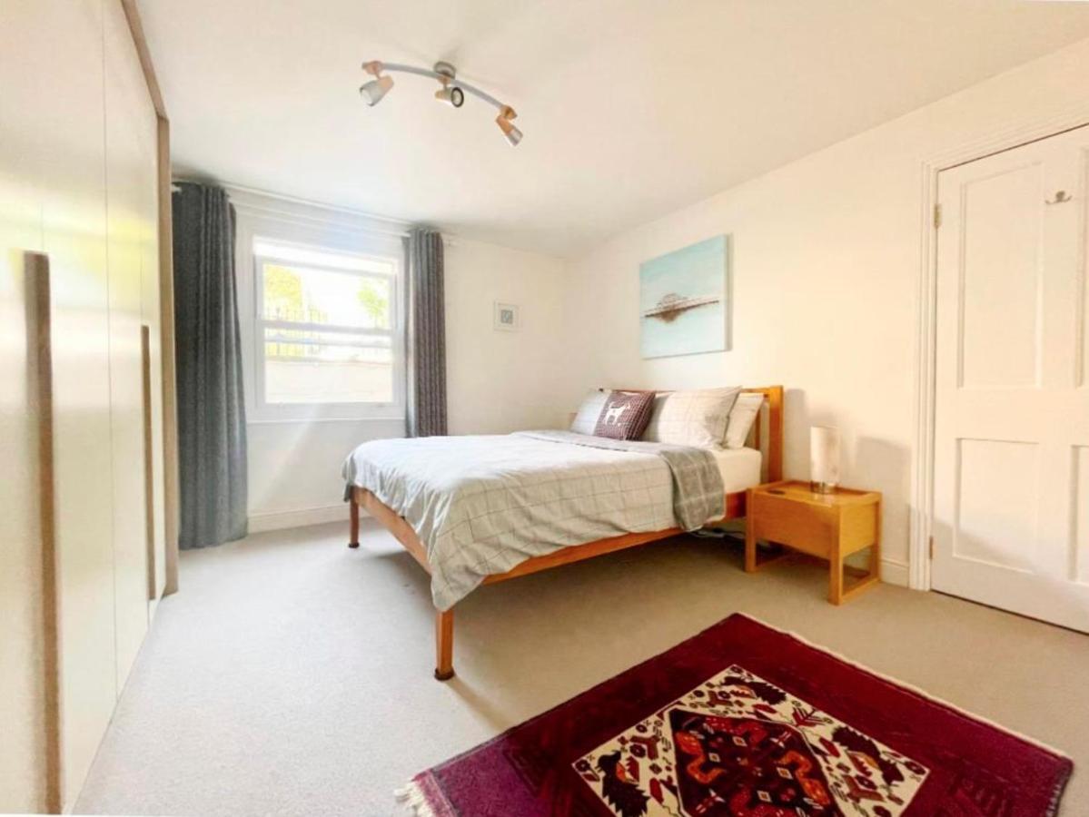 Cheltenham Central Apartment, Parking, Close Bars & Restaurants เชลเทนแฮม ภายนอก รูปภาพ