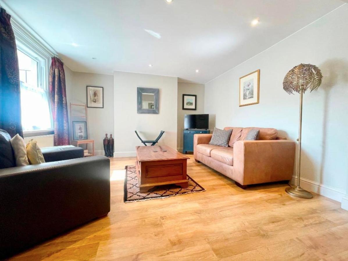 Cheltenham Central Apartment, Parking, Close Bars & Restaurants เชลเทนแฮม ภายนอก รูปภาพ